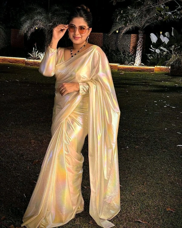 Metallic Glow Saree - Changing Colors at Every Curve - Tan, Free Size