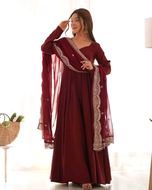 Women's Printed Romanslik Full Sleeve V-Neck Zip Beautiful Anarkali Gown with Dupatta & Pant  - Maroon, M