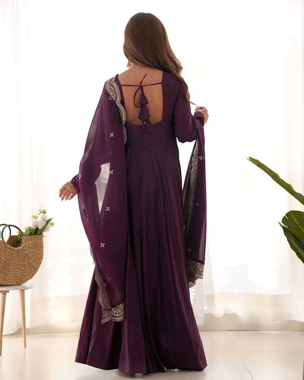 Women's Printed Romanslik Full Sleeve V-Neck Zip Beautiful Anarkali Gown with Dupatta & Pant  - wine, M