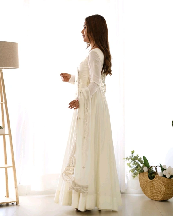 Women's Printed Romanslik Full Sleeve V-Neck Zip Beautiful Anarkali Gown with Dupatta & Pant  - White, S