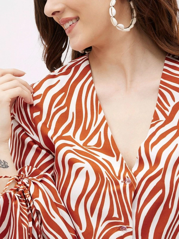Casual Flared Sleeves Graphic Print Women Brown Top - Mojo, M
