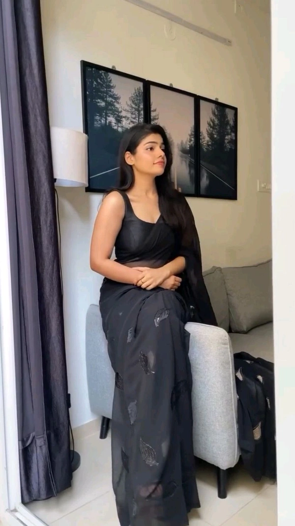 BLACK LEAVES PREMIUIM GEORGETTE FABRIC SAREE - Black, Free Size
