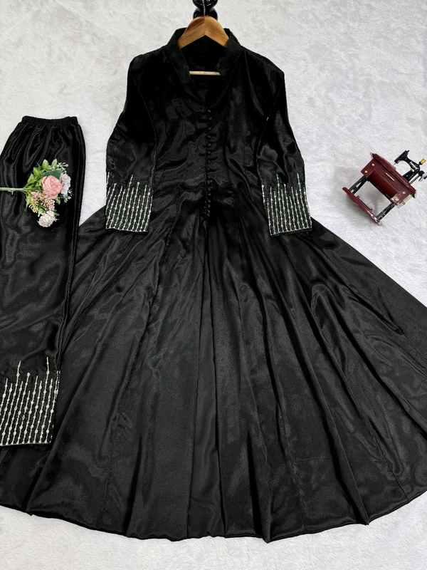 Dark Green Color Kurti Set For Mehendi Rasam - Black, M