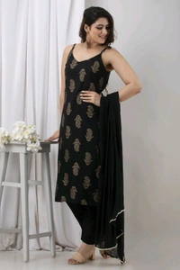 Women's Rayon Beautiful Foil Print Sleeveless Kurta | Comfortable Trendy Kurta Bottom Duppata Set | Eye-Catchy Regular Fit Kurta Set - Black, L