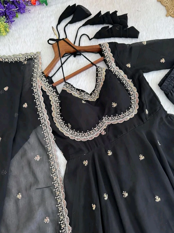 Red Georgette Embroidery Anarkali Suit Set with Dupatta Ready to Wear for Celebrations - Black, XXL