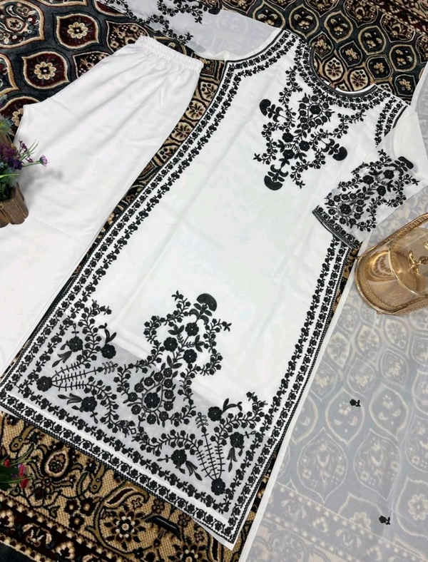 Marvelous White Color Thread Work Salwar Suit - XXL, White