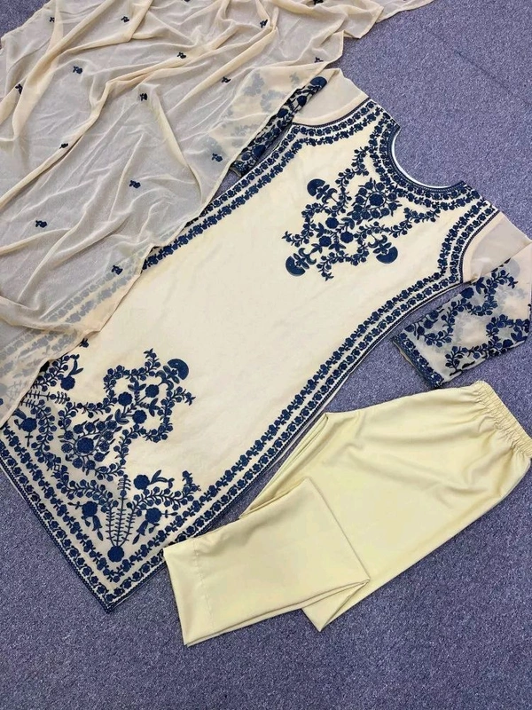 Marvelous White Color Thread Work Salwar Suit - XXXL, Light Gry