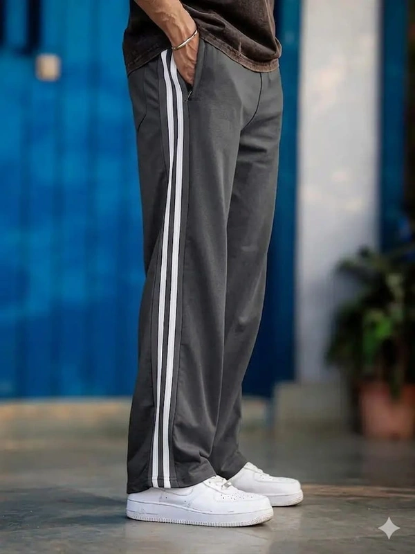 Track pant for boys - M