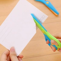 (Stock Out) Kids Handmade Plastic Safety Scissors Safety Scissors