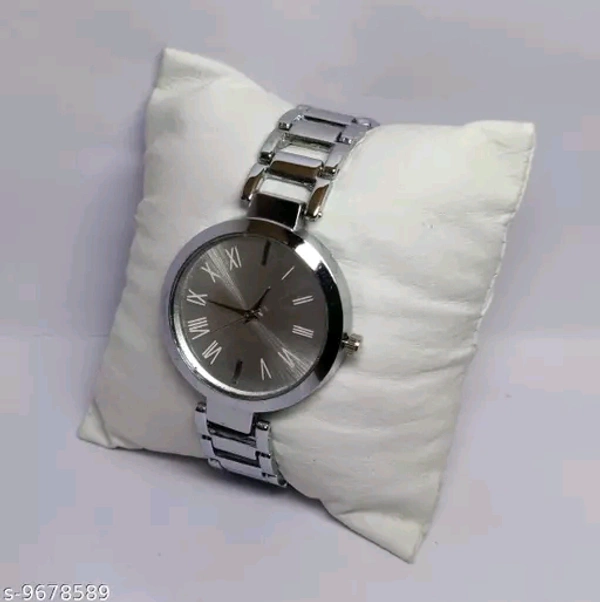 Analog Watch ⌚ Silvar metal Analog Watch ⌚ - Free Size