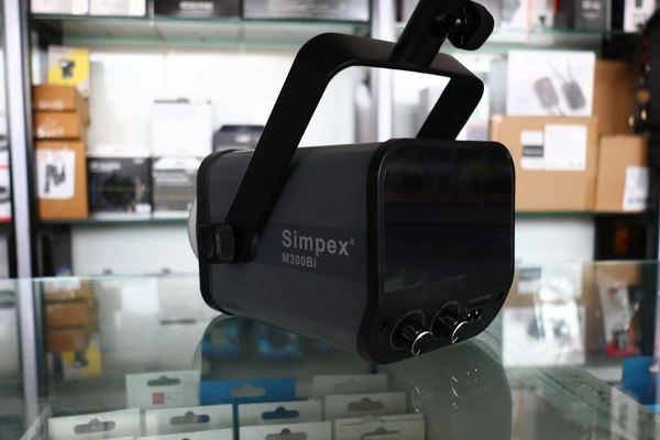SIMPEX M 300 BI CONTINOUS VIDEO LIGHT CRL 95 ,TEMP 2700-6500 
