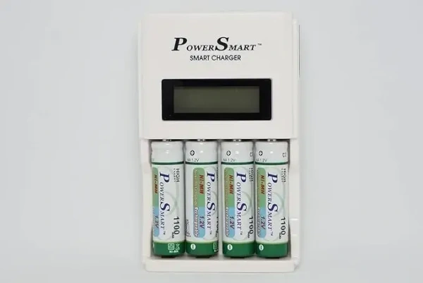 Power Smart PS 451 Smart Charger AA-AAA NiCd-NiMH LCD Fast Auto Cut Off Charger 