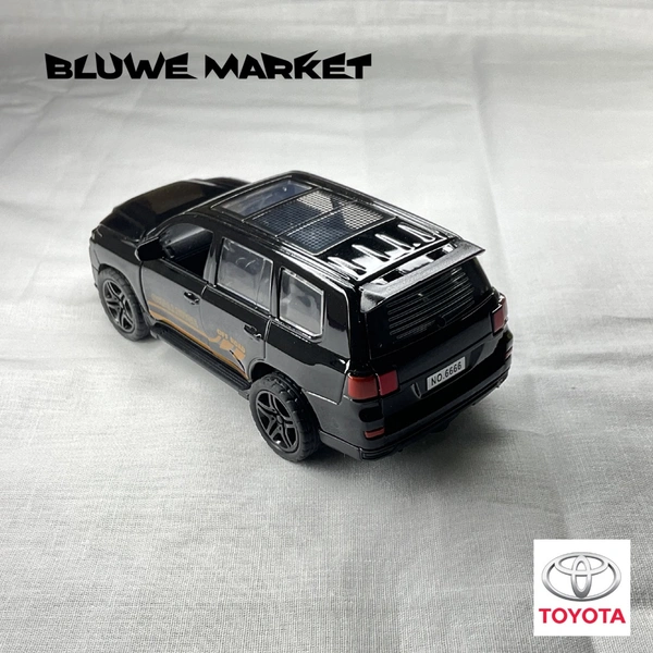 Toyota Land Cruiser 1/32 - Diecast Metal Toy Car - Black 