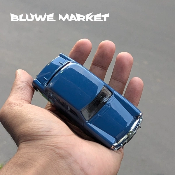 Vintage 1/43 Metal Diecast Car 