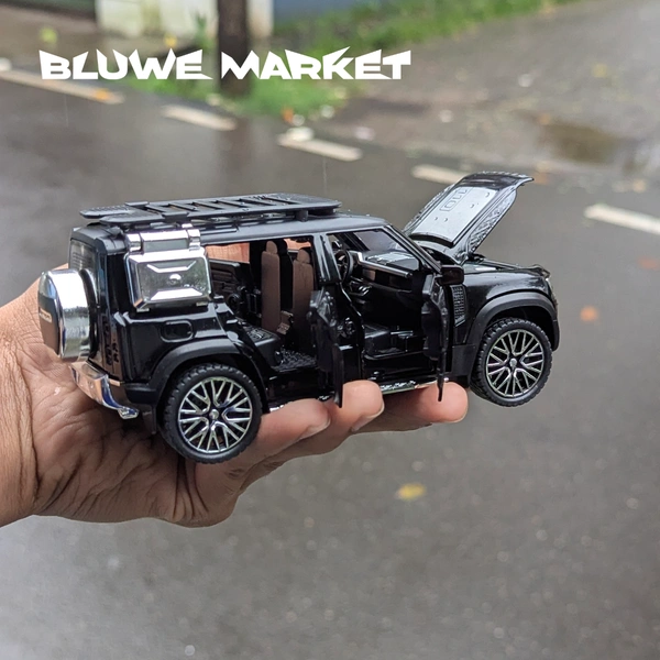 Defender Full Black 1/32 Premium Scale Diecast Car  