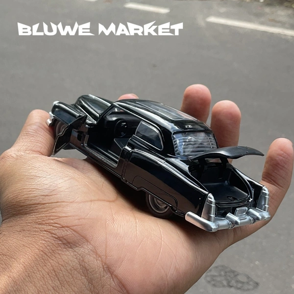 Cadillac Black Vintage 1/36 Scale Diecast Car 