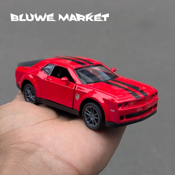 Dodge Hellcat 1/36 Metal Diecast Car With Light & Sound - Red