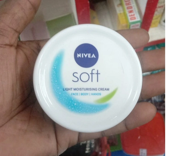 NIVEA  SOFT LIGHT MOISTURISING CREAM 50ML