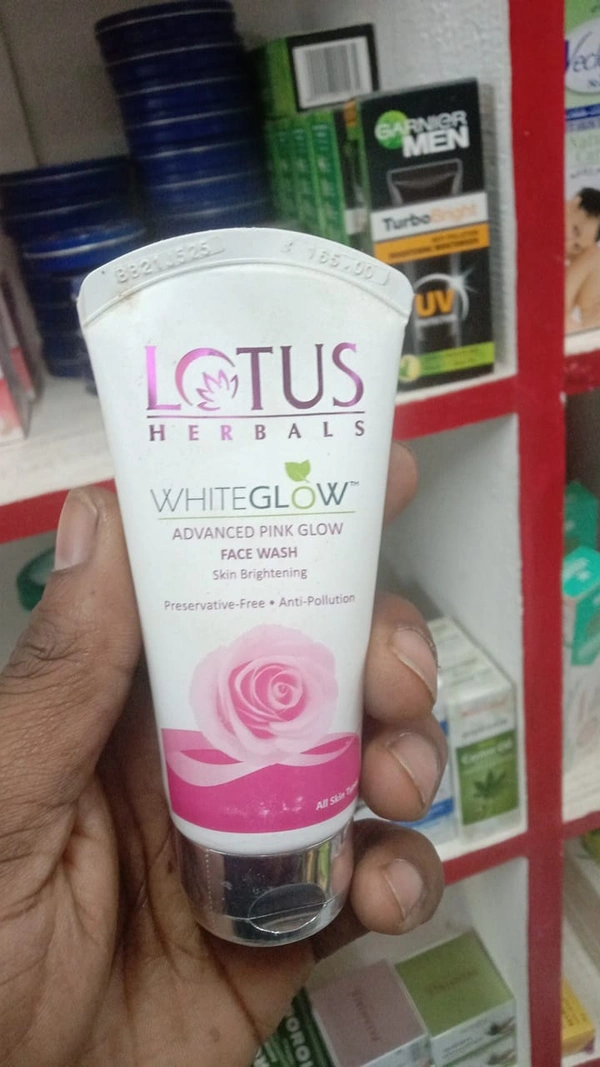 Lotus Whiteglow Face Wash