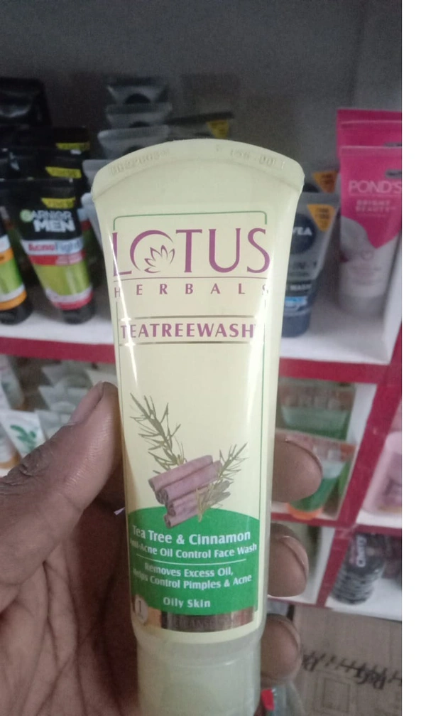 Lotus Teatreewash  face wash 80g