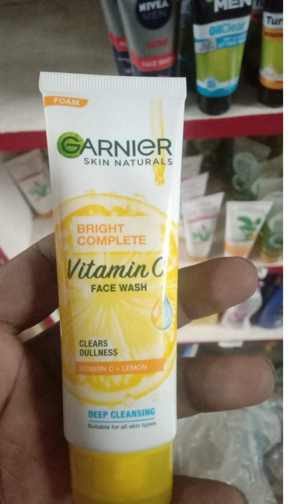 Garnier vitamin C FACE WASH 100g