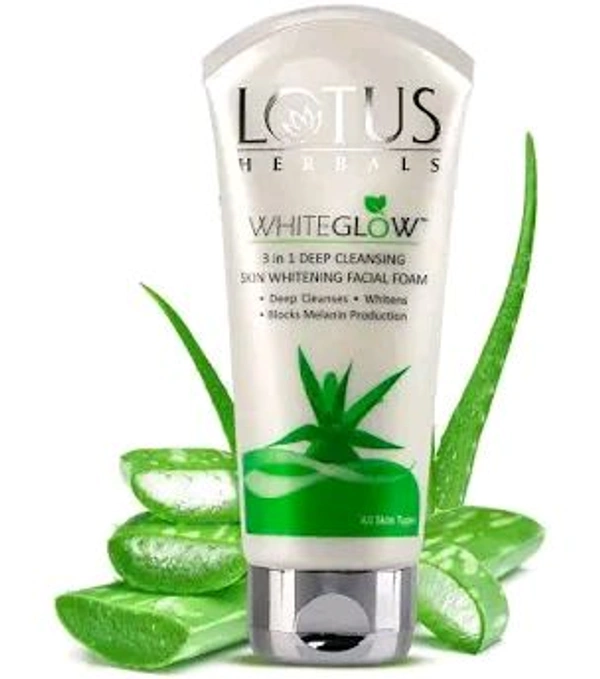 Lotus Whiteglow Face Wash 