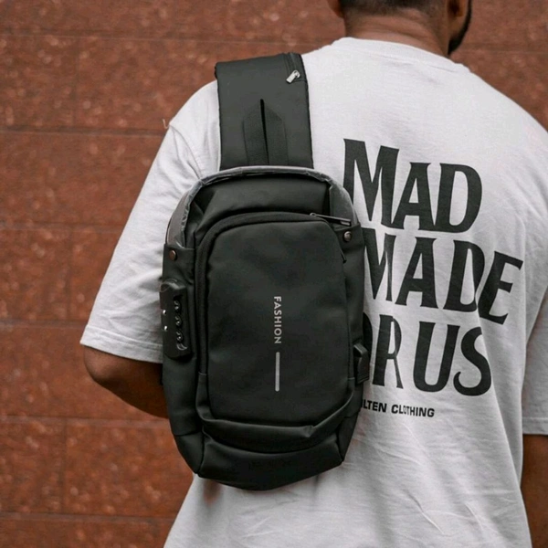 Anti Theft Crossbody Sling Bag ,Waterproof Chest Daypack With USB Charging, Black, One Size, Locomotive Style