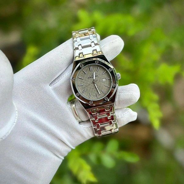 Analog High Quality Quartz Movement Collection With High Quality Strap Best finishing Body & Case