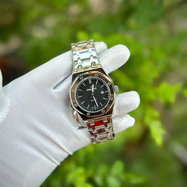 Analog High Quality Quartz Movement Collection With High Quality Strap Best finishing Body & Case