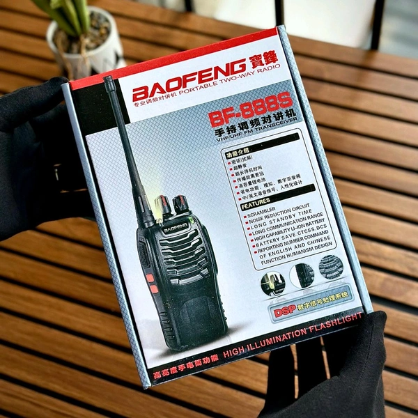 Baofeng BF-888S Two Way Radio 16CH 400-470MHZ Long Range WTO1 Walkie Talkie (Black)