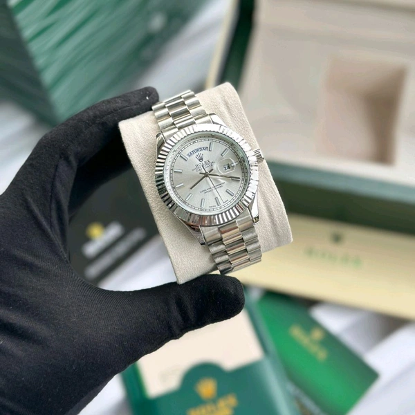 Analog Day Date High Quality Quartz Movement Collection With High Quality Strap Best finishing Body & Case