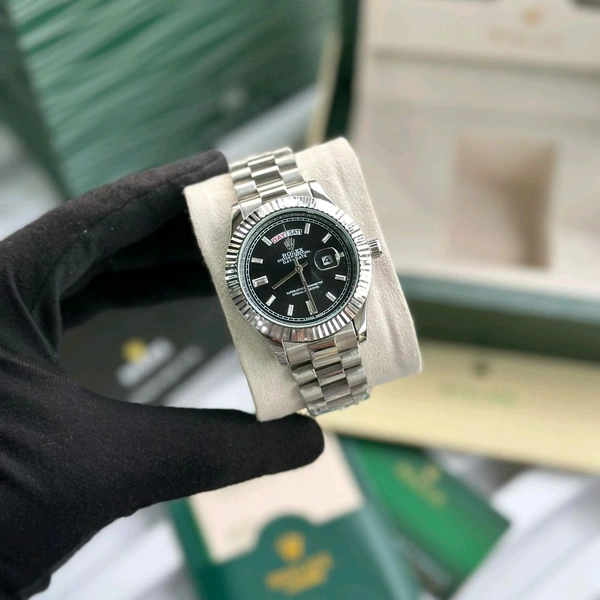 Analog Day Date High Quality Quartz Movement Collection With High Quality Strap Best finishing Body & Case