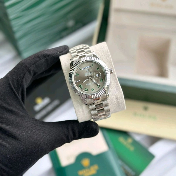 Analog Day Date High Quality Quartz Movement Collection With High Quality Strap Best finishing Body & Case