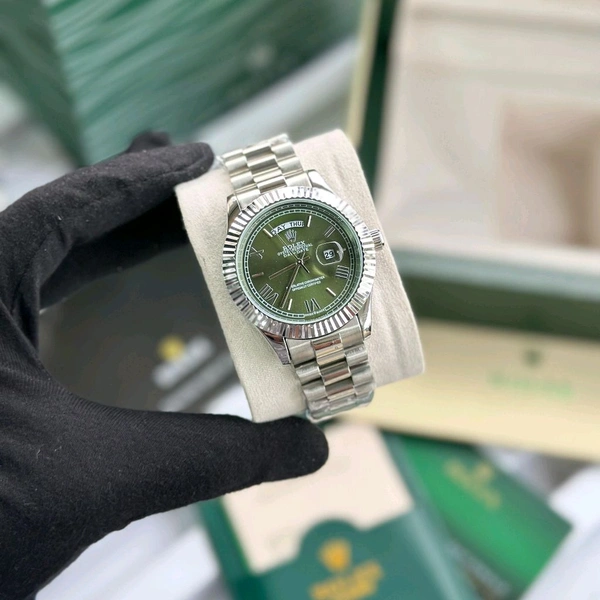 Analog Day Date High Quality Quartz Movement Collection With High Quality Strap Best finishing Body & Case