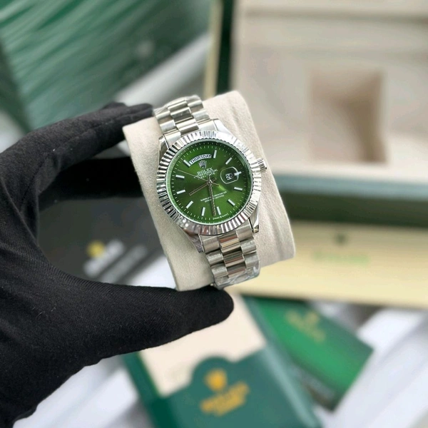 Analog Day Date High Quality Quartz Movement Collection With High Quality Strap Best finishing Body & Case