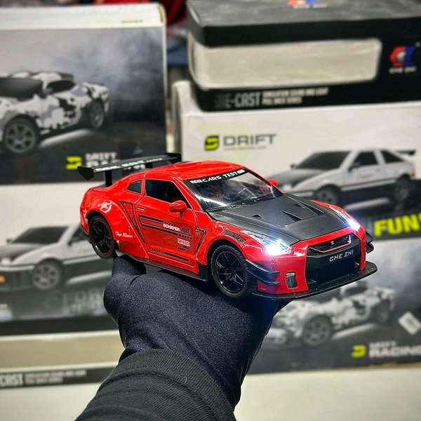 1:32 GT-R Diecast Collectors Model – Diecast Model With Lights & Opening Doors
