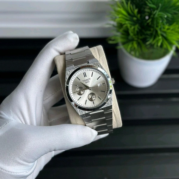 Most Demanded Analog Quartz Movement Watch With High Quality Strap Best finishing Body & Case