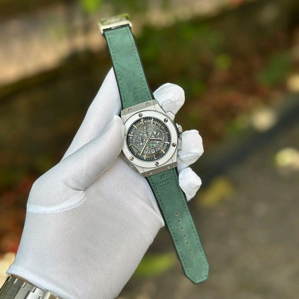 Most Demanded Analog Quartz Movement Watch With High Quality Strap Best finishing Body & Case