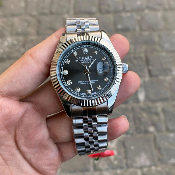 Analog Day Date High Quality Quartz Movement Collection With High Quality Strap Best finishing Body & Case