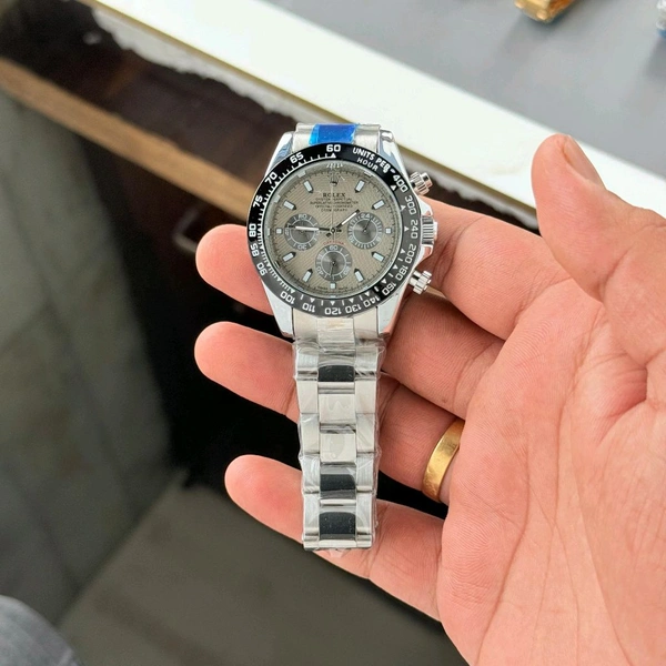 Most Demanded Analog High Quality Watch With High Quality Strap Best finishing Body & Case