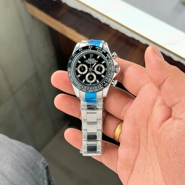 Most Demanded Analog High Quality Watch With High Quality Strap Best finishing Body & Case