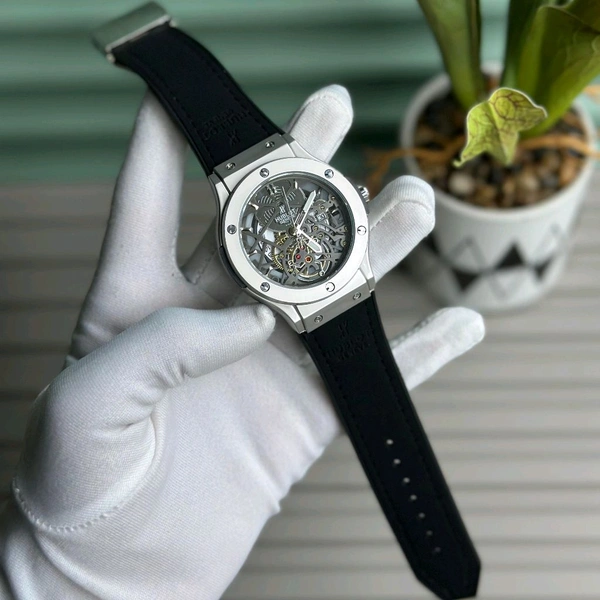 Most Demanded Analog High Quality Watch With High Quality Strap Best finishing Body & Case