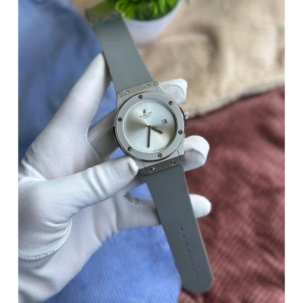 Most Demanded Analog High Quality Watch With High Quality Strap Best finishing Body & Case