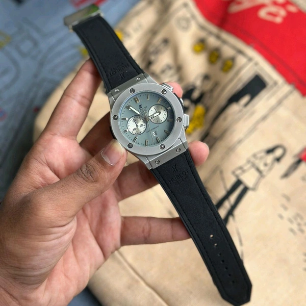 Most Demanded Analog High Quality Watch With High Quality Strap Best finishing Body & Case