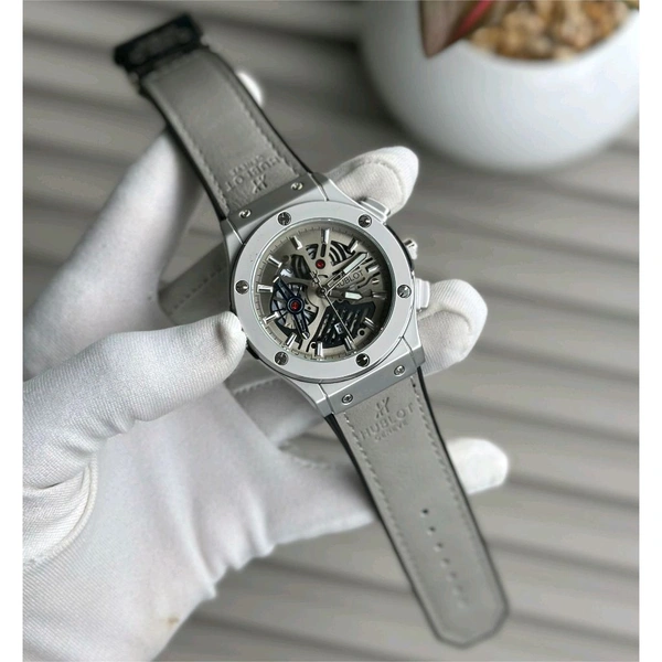 Most Demanded Analog High Quality Watch With High Quality Strap Best finishing Body & Case