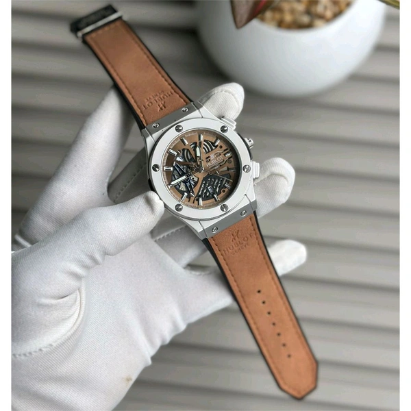 Most Demanded Analog High Quality Watch With High Quality Strap Best finishing Body & Case