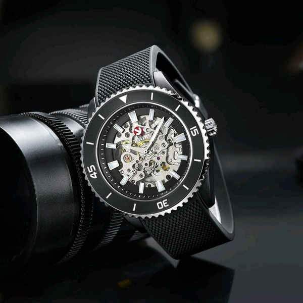 Analog Captain Cook 43mm Hot Selling Watch
