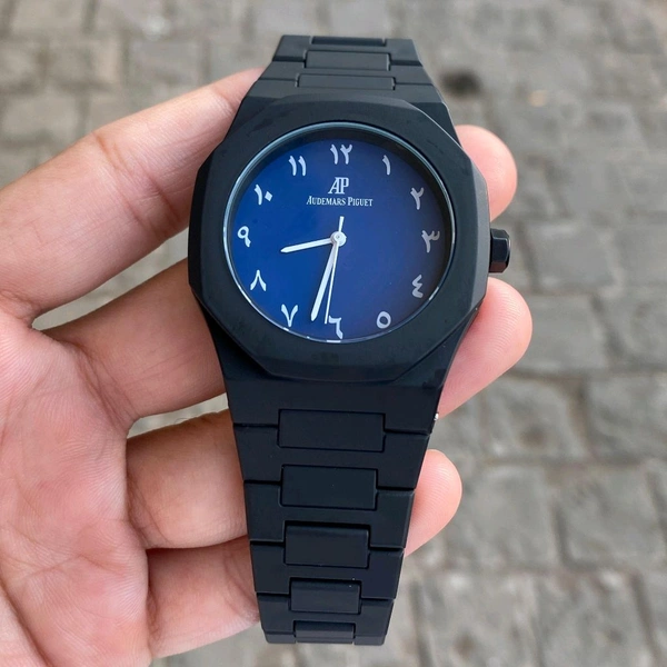 Analog Its Steel Case, Octagonal Bezel, “tapisserie” Dial And Integrated Bracelet.