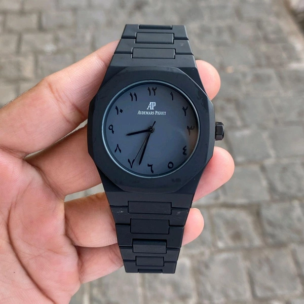 Analog Its Steel Case, Octagonal Bezel, “tapisserie” Dial And Integrated Bracelet.