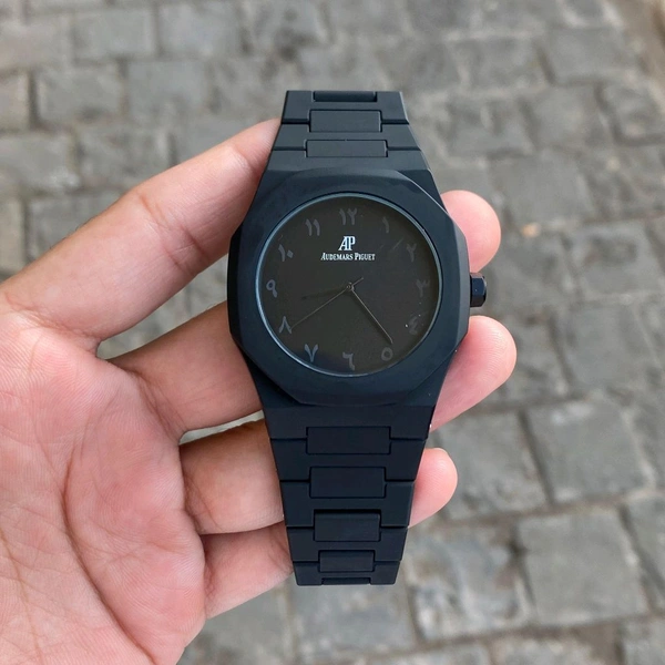 Analog Its Steel Case, Octagonal Bezel, “tapisserie” Dial And Integrated Bracelet.